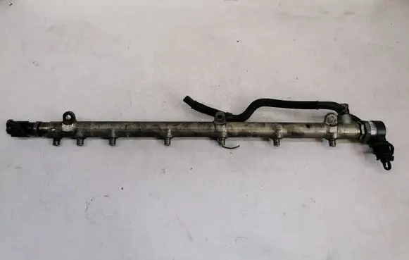 Mercedes-Benz E W211 Fuel main line pipe A6130700195 0445216007