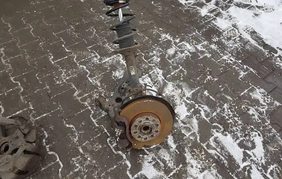 Seat Leon (5F) Front wheel hub spindle knuckle 