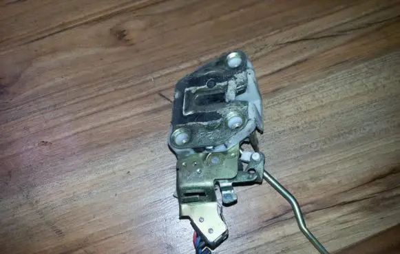 Mazda 626 Front door lock