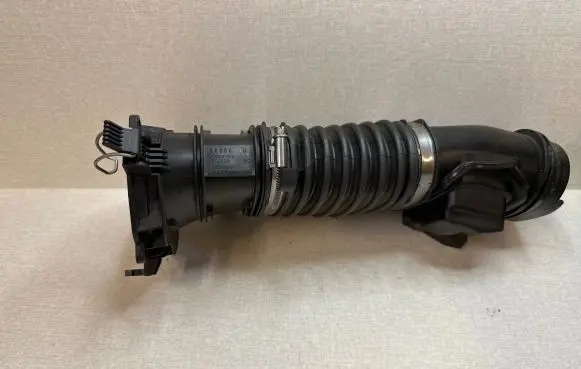Mercedes-Benz CLS C257 Air intake duct part A6540904200
