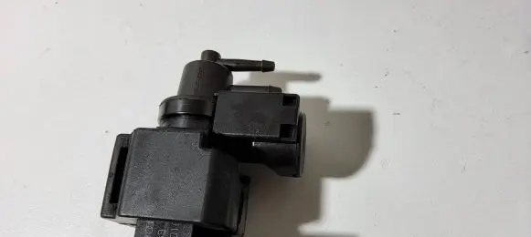 Volkswagen Phaeton Turbo solenoid valve 059906628B