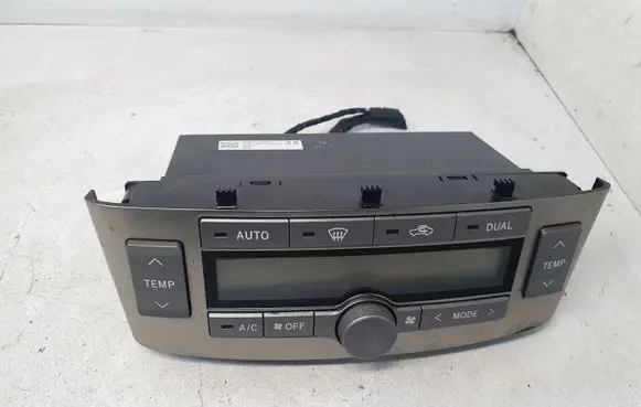 Toyota Avensis T250 Climate control unit 5590005251