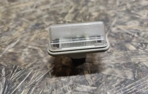 Toyota Avensis T250 Number plate light 001479