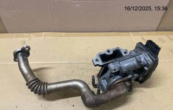 Toyota Avensis T270 EGR valve 258000R010