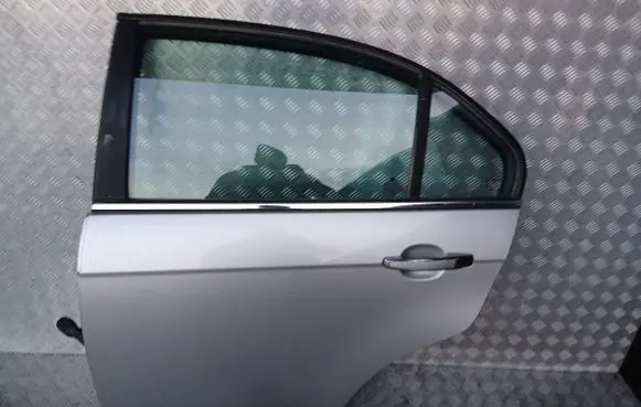 Chevrolet Epica Rear door