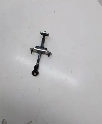 Hyundai Kona I Rear door check strap stopper