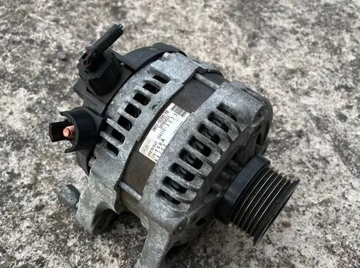 Volvo V50 Generator/alternator 30795423 3M5T10300YD