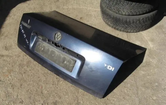 Volkswagen PASSAT B5 Tailgate/trunk/boot lid