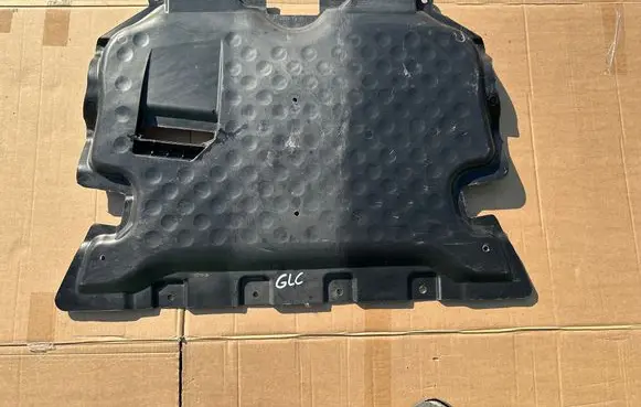 Mercedes-Benz GLC C253 Engine splash shield/under tray A2535200300