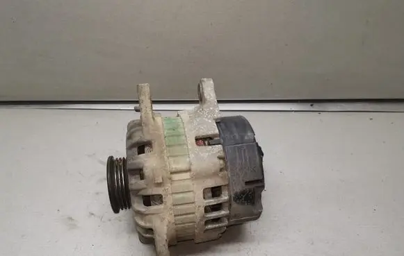 Hyundai Accent Generator/alternator 3730022600