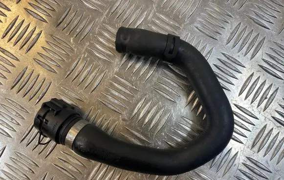 BMW 5 E60 E61 Engine coolant pipe/hose 6917699