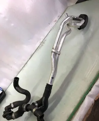 Mercedes-Benz GLC X253 C253 Engine coolant pipe/hose A2055061860