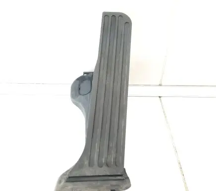 Volkswagen PASSAT B7 Accelerator throttle pedal 1K1723503AA 6PV01049801