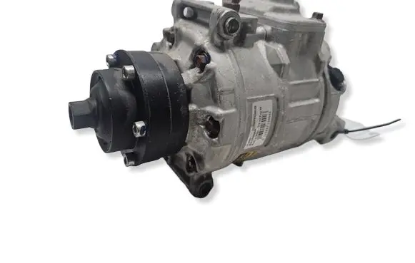 Audi Q7 4L Air conditioning (A/C) compressor (pump) 4E0260805AM