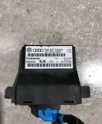 Volkswagen PASSAT B7 Gateway control module 7N0907530AH