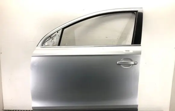 Audi Q7 4L Front door