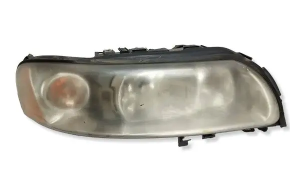Volvo V70 Headlight/headlamp 30698848