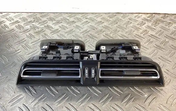 Porsche Macan (95B) Dash center air vent grill 95B819110E