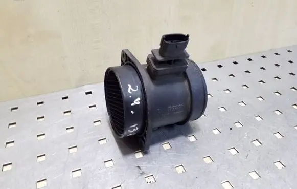 Volvo V70 Mass air flow meter 0281002730 30677999