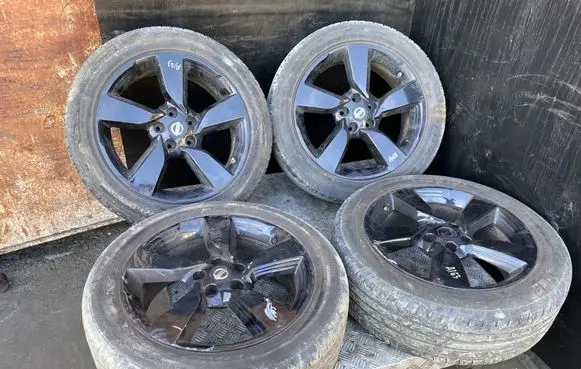 Nissan X-Trail T32 R18 alloy rim N64801