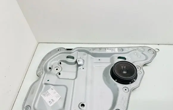 Volkswagen Touran II Rear window lifting mechanism without motor 1T0839730Q 06163738 117122K