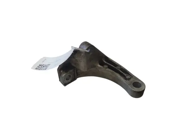 Volvo V40 Engine mounting bracket