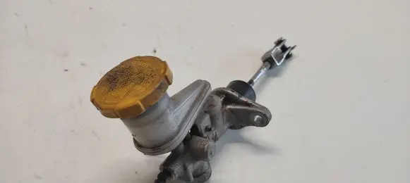 Subaru Legacy Master brake cylinder