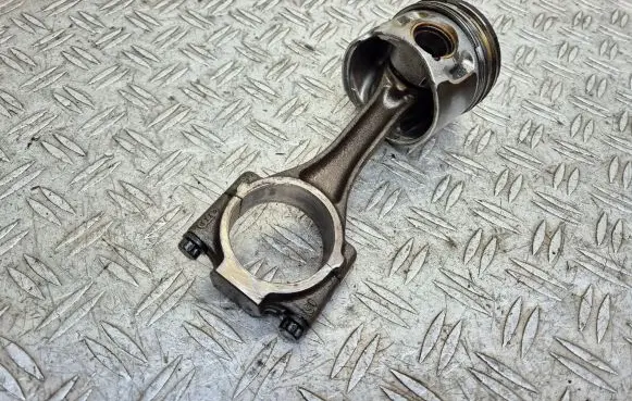 Volkswagen Caddy Piston with connecting rod 0386 BHS 1295