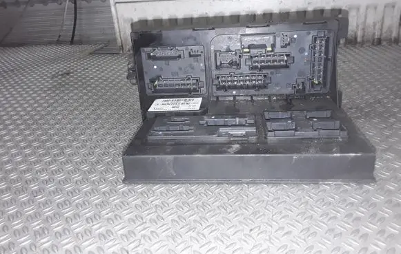 Mercedes-Benz E W211 Fuse module 2115453801