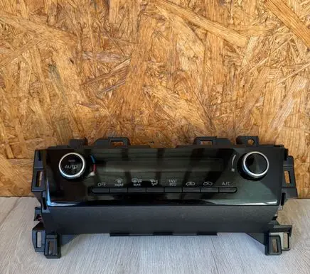 Toyota Yaris Cross Climate control/heater control trim 559000DC70