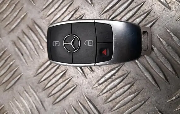 Mercedes-Benz B W247 Ignition key/card A2479051704
