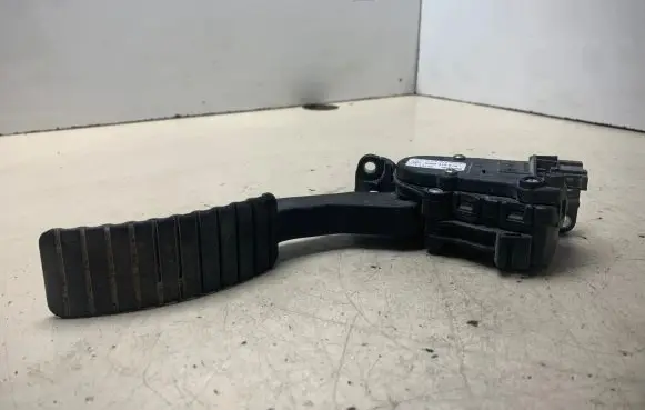 Renault Laguna II Accelerator throttle pedal 8200415818 6PV00908500