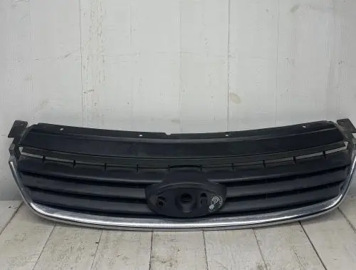 Ford Focus C-MAX Front bumper upper radiator grill 7M51R8138A