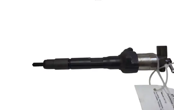 Mazda CX-7 Fuel injector R2AA13H50