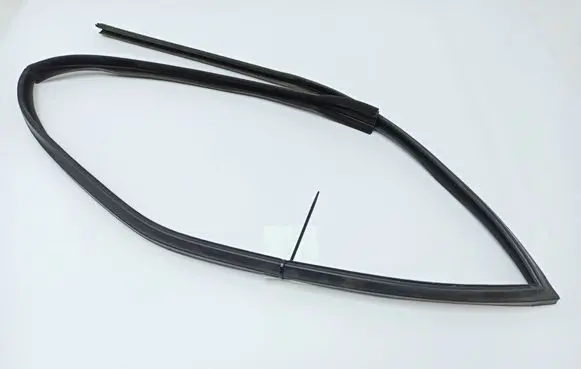 Jaguar XJ X308 Rubber seal front door window/glass 