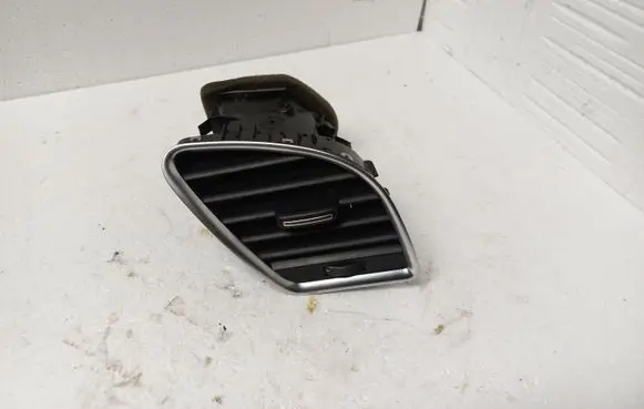 Audi A4 S4 B8 8K Dashboard side air vent grill/cover trim 8T1820902C