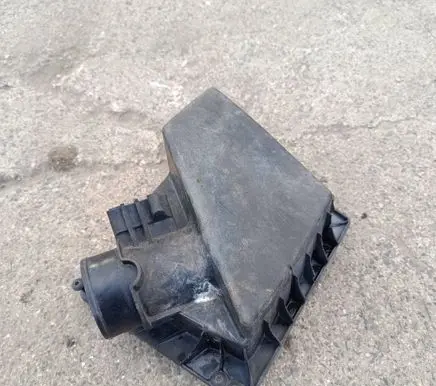 Ford Fiesta Air filter box cover C1B19643AA