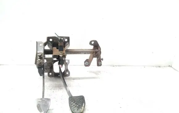 Subaru Forester SF Pedal assembly 
