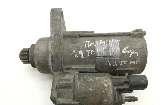Volkswagen Touran I Starter motor 0AM911023D