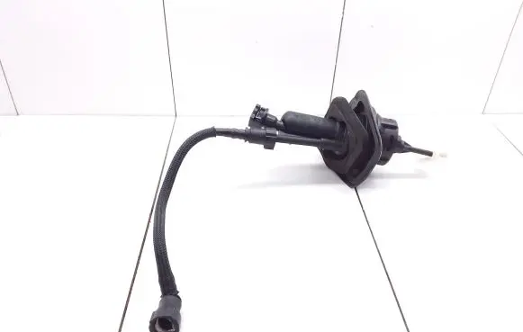 Mazda 5 Clutch master cylinder KG19300