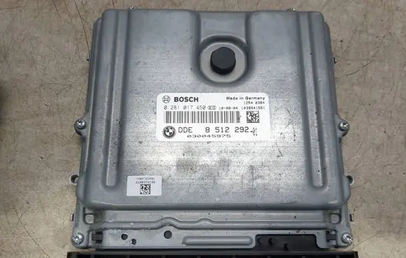 BMW 3 E90 E91 Engine control unit/module 0281017450 030045975 8512292