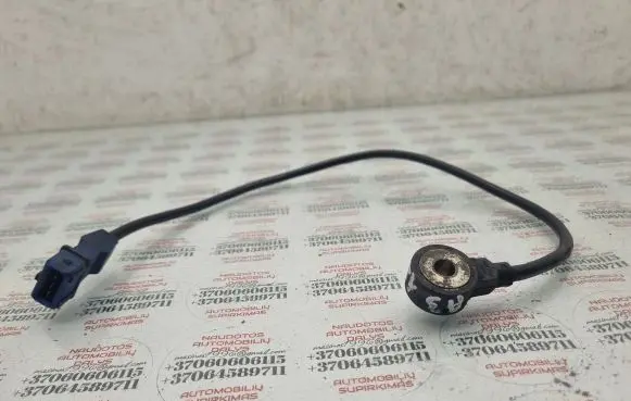 Audi A4 S4 B5 8D Detonation knock sensor 054905377G