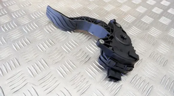 Nissan Qashqai Accelerator throttle pedal 180024BG0B