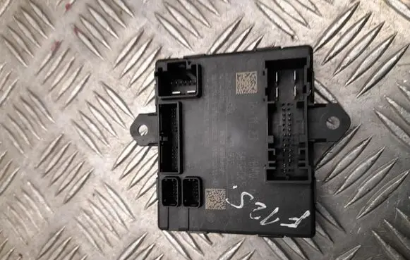 BMW 5 G60 Door control unit/module 5B3EC65