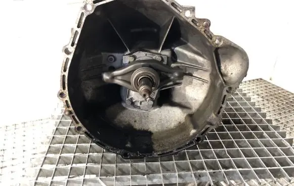 Mercedes-Benz E W124 Manual 5 speed gearbox R1242610201