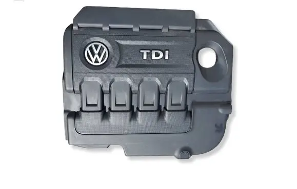 Volkswagen PASSAT B8 Engine cover (trim) 04L103925Q 04L103925S