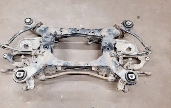 Jeep Grand Cherokee Rear axle beam 