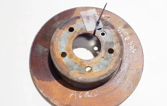 Mercedes-Benz E W210 Rear brake disc neventiliuojamas