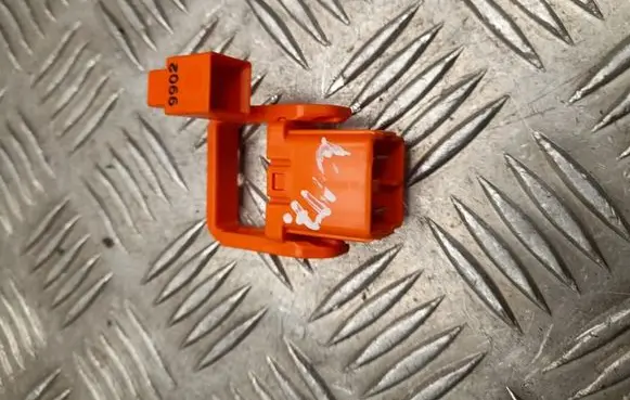 Tesla Model X Fuse 9902