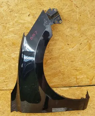 Mazda 2 Fender B157